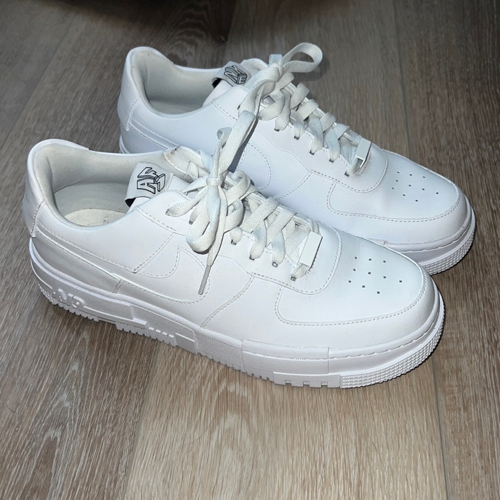 Nike Air Force 1 Pixels